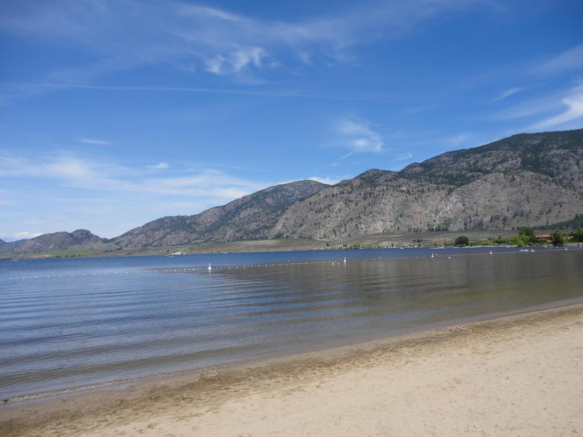 Spanish Fiesta Resort Osoyoos Exterior photo