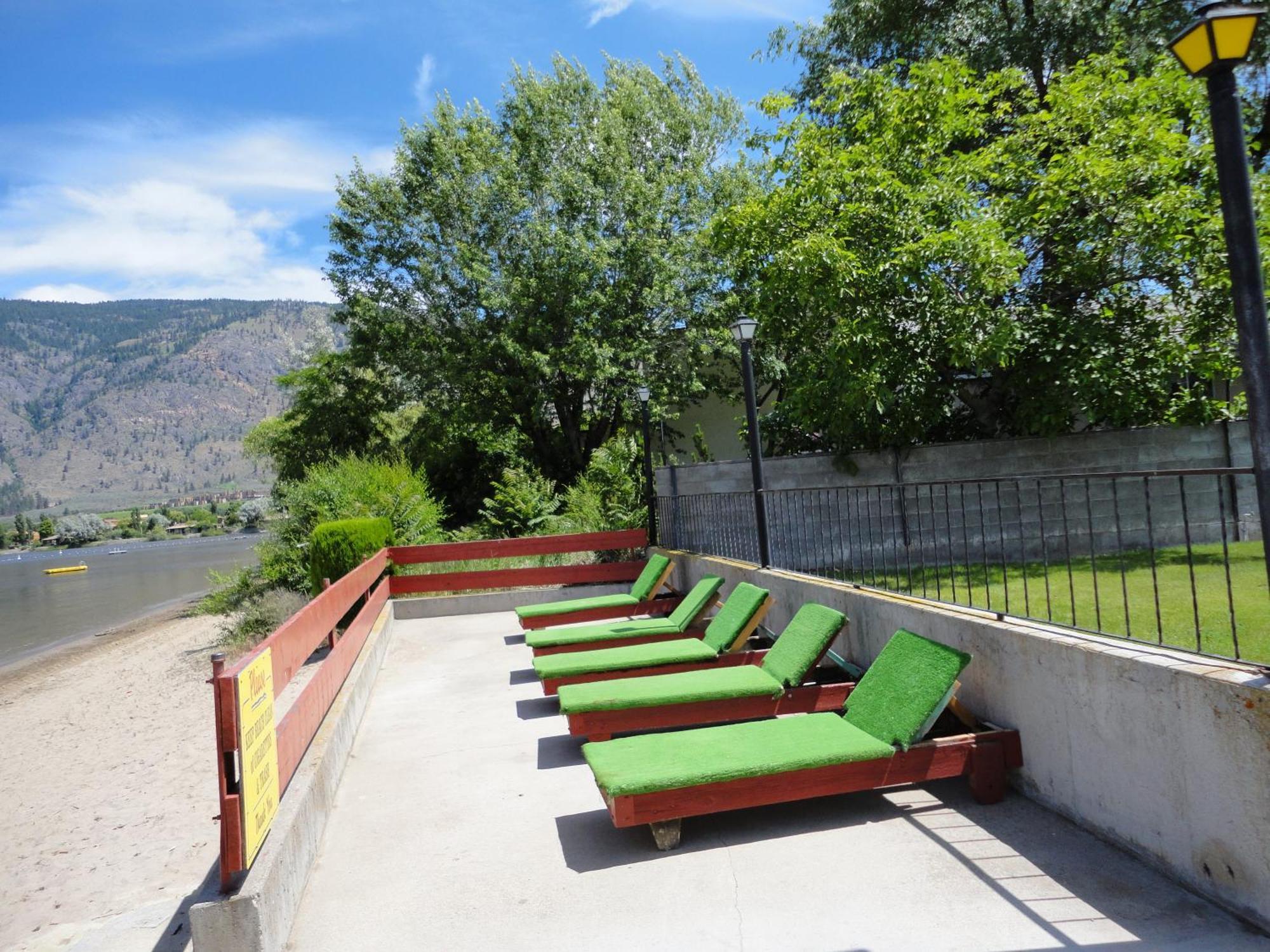 Spanish Fiesta Resort Osoyoos Exterior photo
